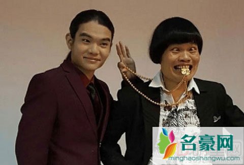 八两金带儿子闯娱乐圈 儿子帅气不随爹