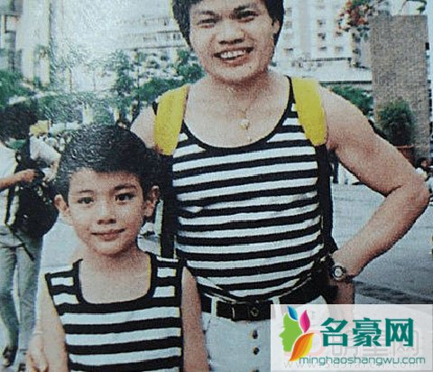 八两金带儿子闯娱乐圈 儿子帅气不随爹
