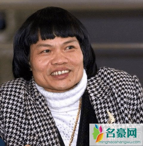 八两金带儿子闯娱乐圈 儿子帅气不随爹