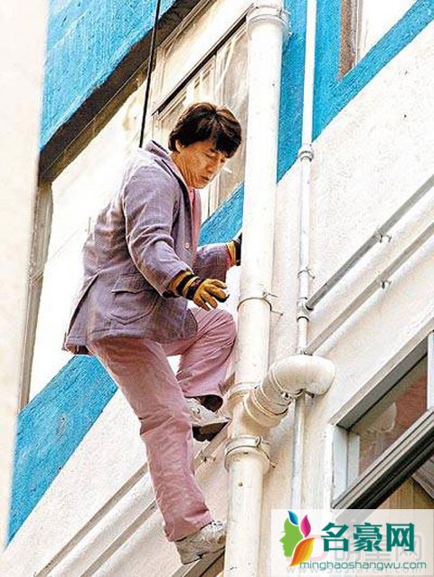 成龙武戏最拼 断手断脚出道不易