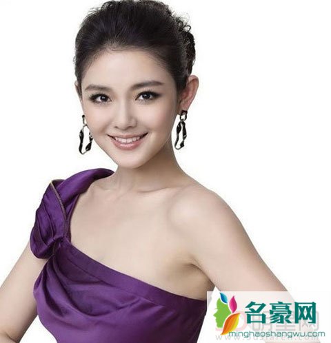 大S复出上节目 图片修的太多五官磨平