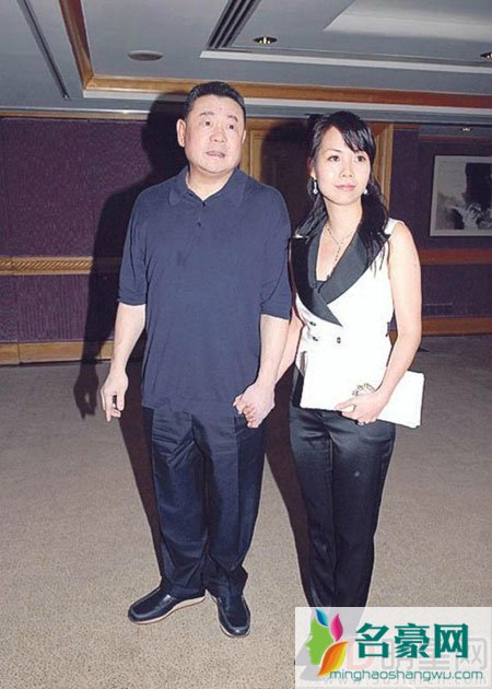 多年媳妇熬成婆 甘比击败众多后宫与刘銮雄结婚