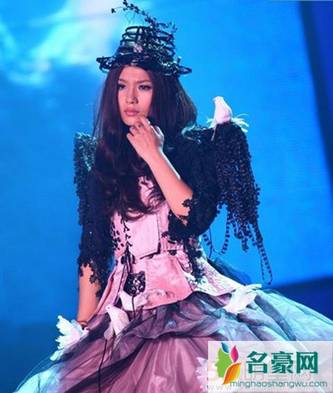 周笔畅演唱会照片 周笔畅的老公是谁
