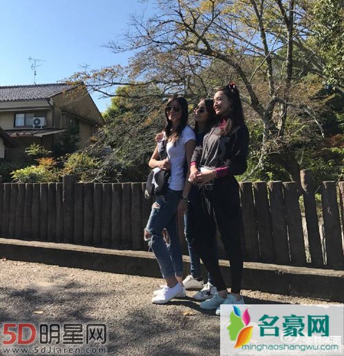 舒淇晒与林心如林熙蕾旅游照 林心如宝宝疑为女孩