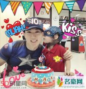 吴尊二胎儿子照片曝光 一家生日仅差一天