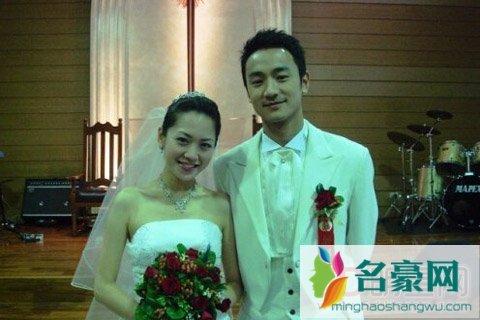 林佑威与老婆李育玫吻戏照 林佑威和前妻还联系吗