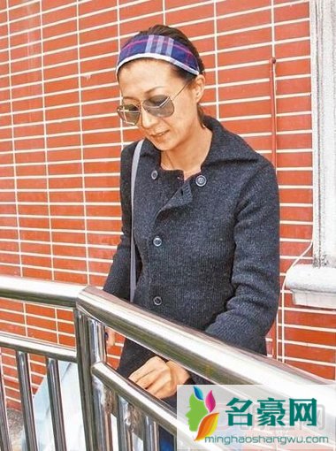 吴绮莉因涉嫌虐女被捕 “小龙女”父亲成龙欲认女