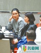 袁咏仪蔡一智夫妇共饮下午茶　Chilam全程无精打采
