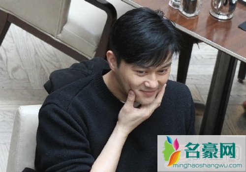 袁咏仪蔡一智夫妇共饮下午茶　Chilam全程无精打采