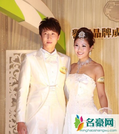 洪天明老婆叫什么是谁 洪天明老婆身份揭秘