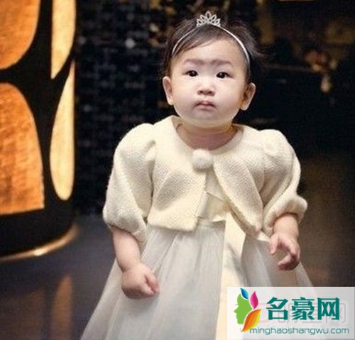 帅爹靓妈丑子女 明星孩子中最不好看的