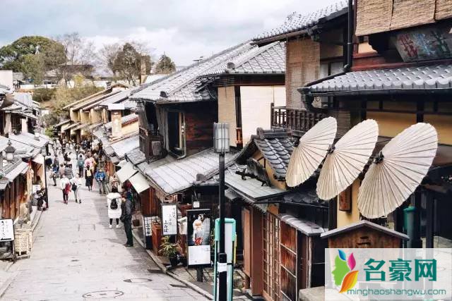 鹿晗关晓彤游日本 为什么明星喜欢去日本旅游？