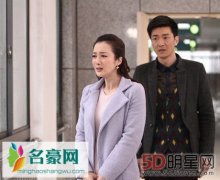 李进荣老婆李依晓资料照片 李进荣夫妇照片