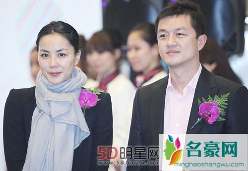 王菲李亚鹏婚纱照生活照 王菲李亚鹏吻照