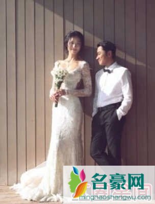 王祖蓝老婆李亚男晒两人合照