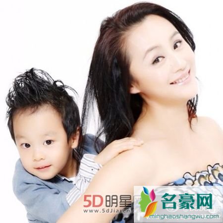 王斑曹颖儿子照片 王斑曹颖结婚现场婚纱照