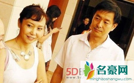 濮存昕老婆的照片简历 濮存昕老婆宛萍简介