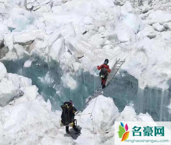 吴京攀登者那一跳是真的吗