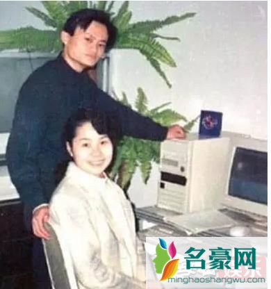 马云和老婆张瑛是怎么认识的 张瑛现在做什么?